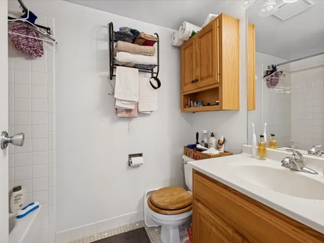 $219,900 | 1255 North Sterling Avenue, Unit 208, Palatine, IL 60067