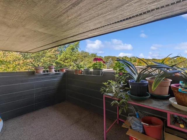 $219,900 | 1255 North Sterling Avenue, Unit 208, Palatine, IL 60067