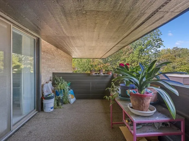 $219,900 | 1255 North Sterling Avenue, Unit 208, Palatine, IL 60067