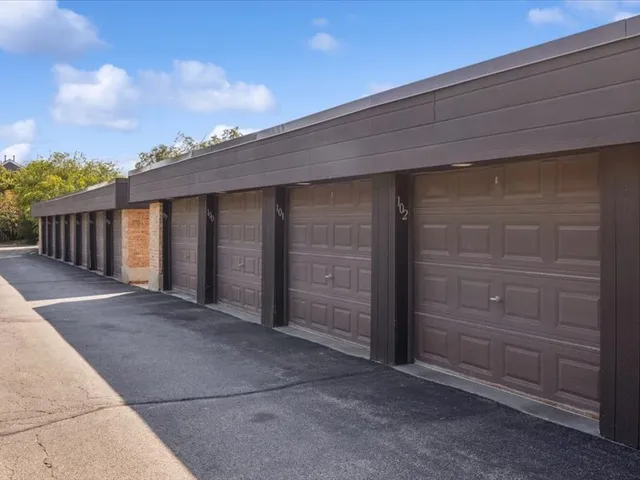 $219,900 | 1255 North Sterling Avenue, Unit 208, Palatine, IL 60067