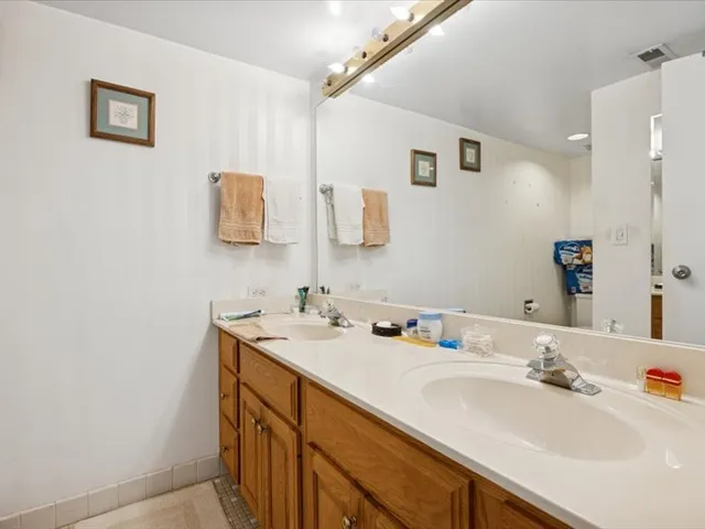 $219,900 | 1255 North Sterling Avenue, Unit 208, Palatine, IL 60067