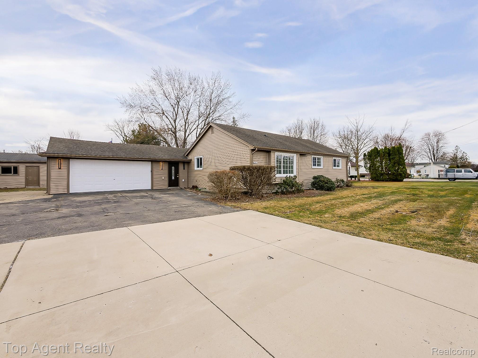 20580 21 Mile Road Macomb, MI 48044 - Photo 3 of 41 Mile Exterior-10.jpg