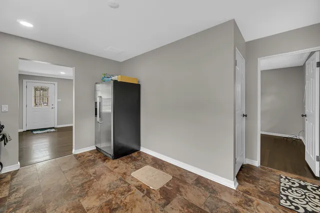 $2,700 | 1107 Campbell Avenue, Wheaton, IL 60189