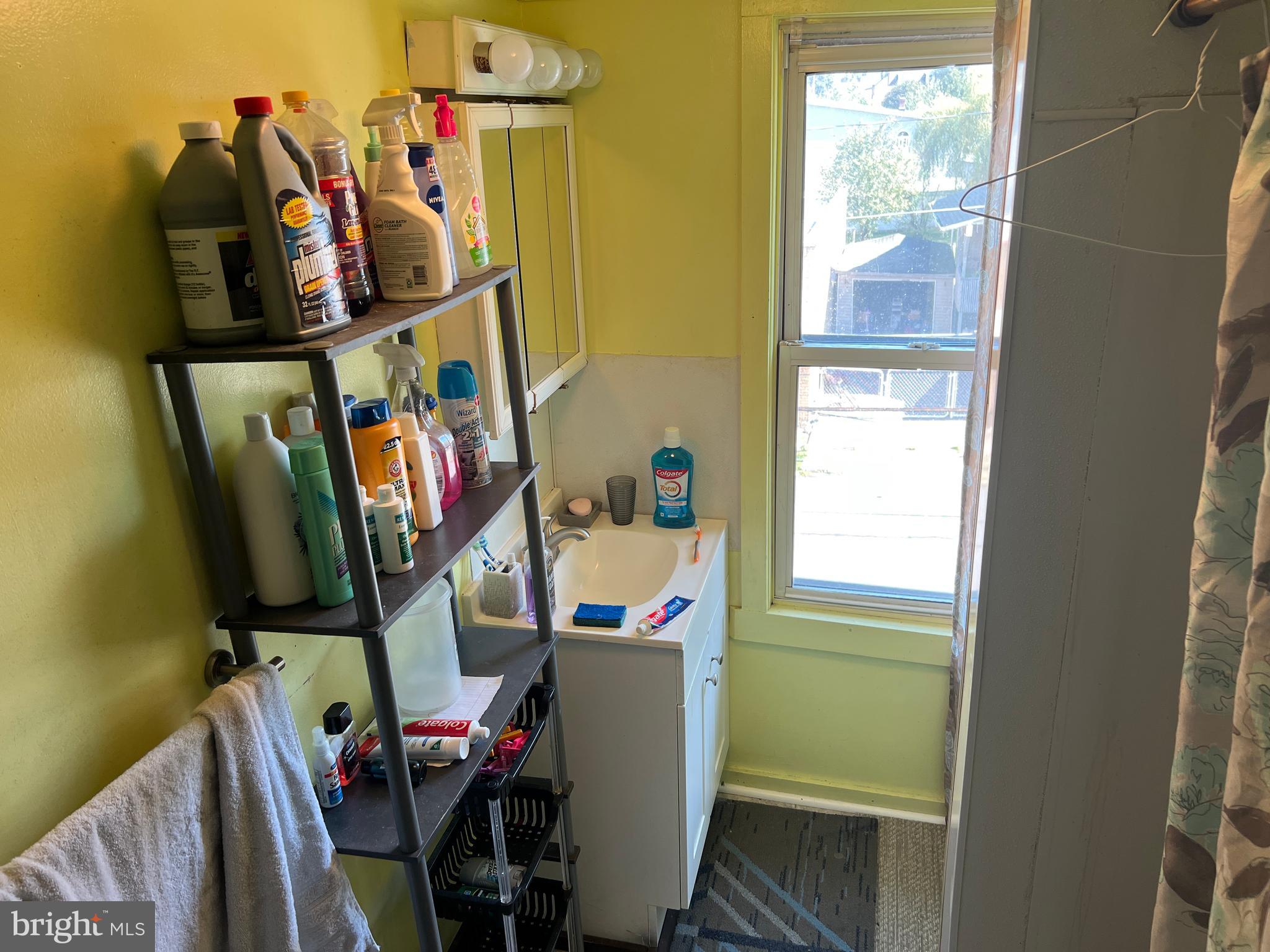 256 5th Street Coaldale, PA 18218 - Photo 13 of 45 Bathroom