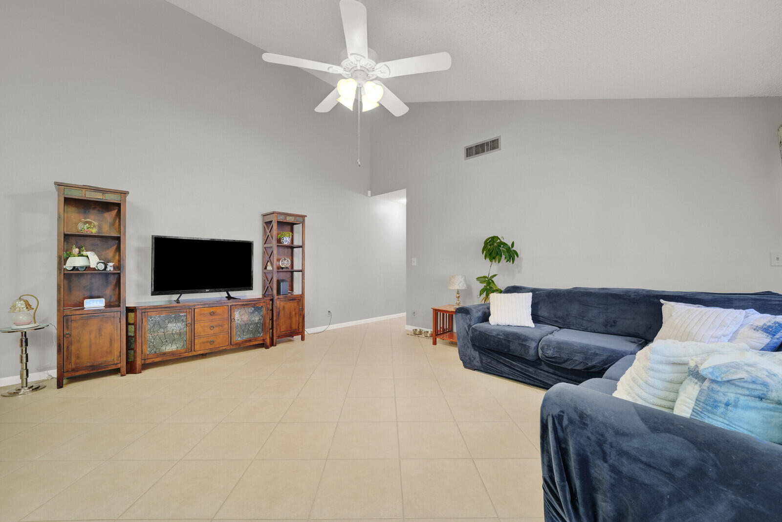 8850 Ranta Court, Unit D Boynton Beach, FL 33436 - Photo 7 of 25 Living Room