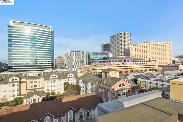 $385,000 | 585 9th Street, Unit 422, Oakland, CA 94607