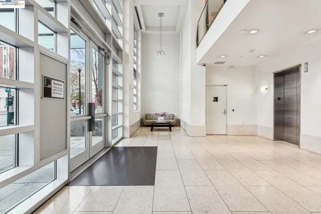 $385,000 | 585 9th Street, Unit 422, Oakland, CA 94607