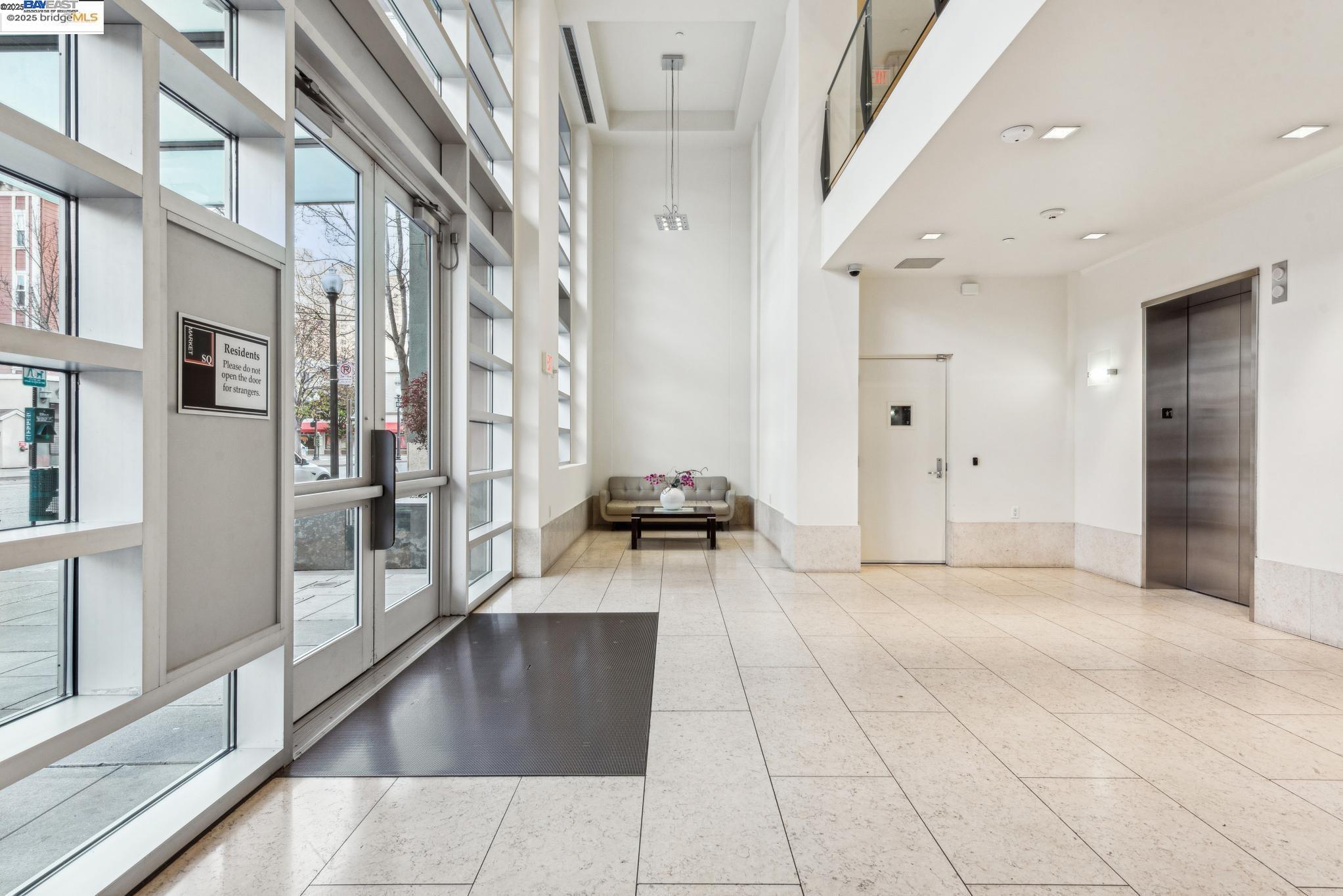 585 9th Street, Unit 422 Oakland, CA 94607 - Photo 3 of 22