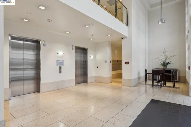 $385,000 | 585 9th Street, Unit 422, Oakland, CA 94607