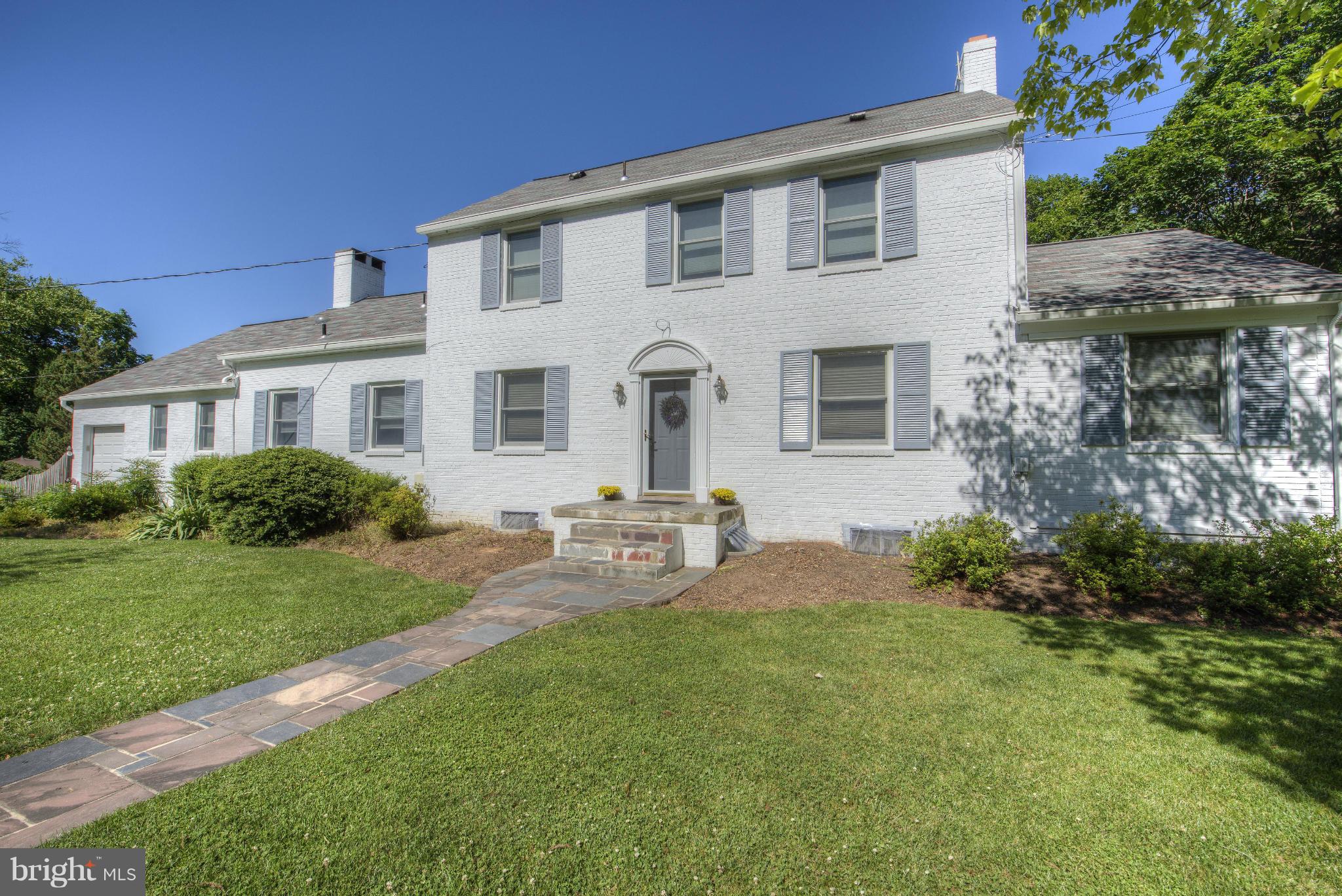 2047 Hunter Mill Road Vienna, VA 22181 - Photo 2 of 30 Exterior (Front)