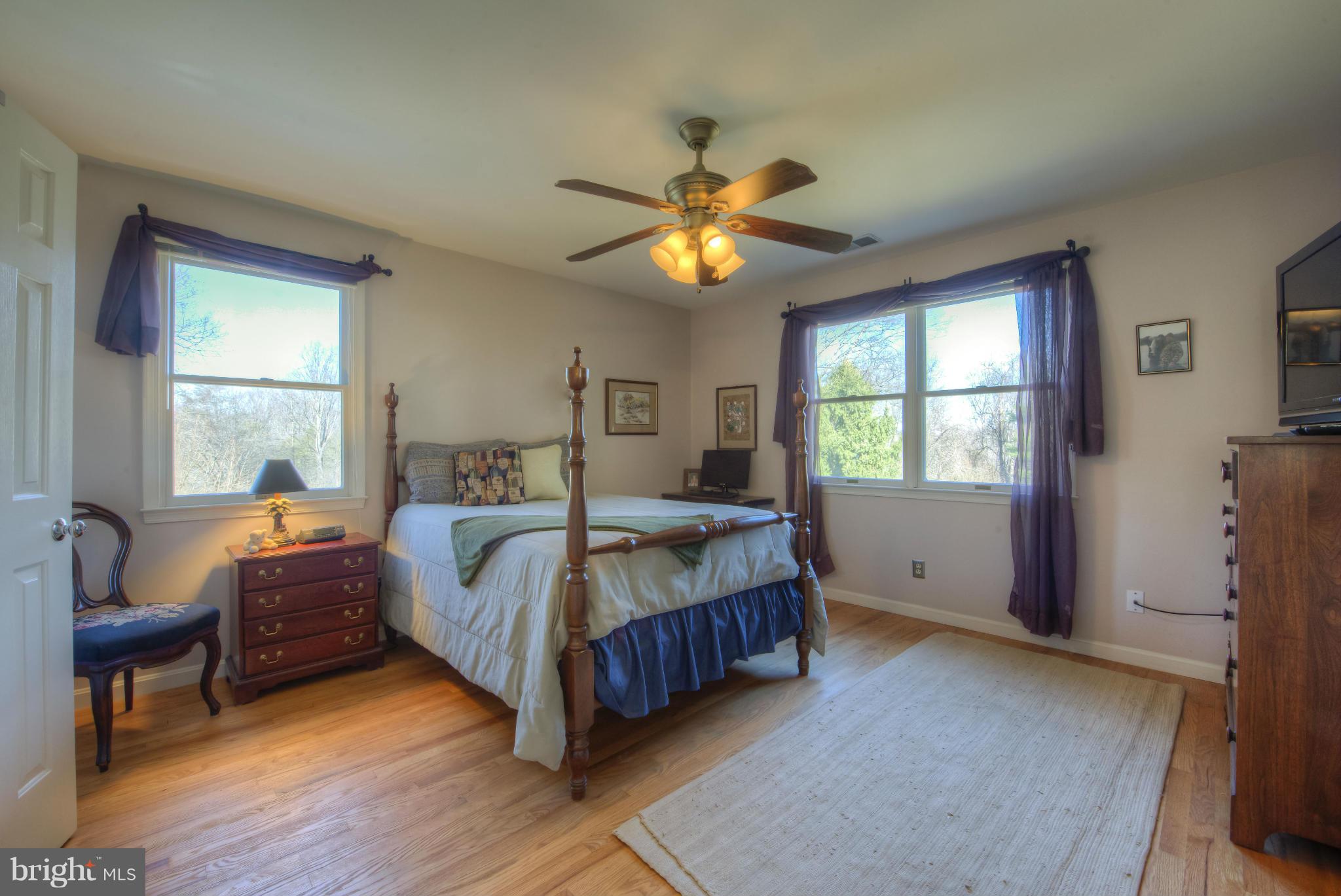 2047 Hunter Mill Road Vienna, VA 22181 - Photo 17 of 30 Bedroom (Master)