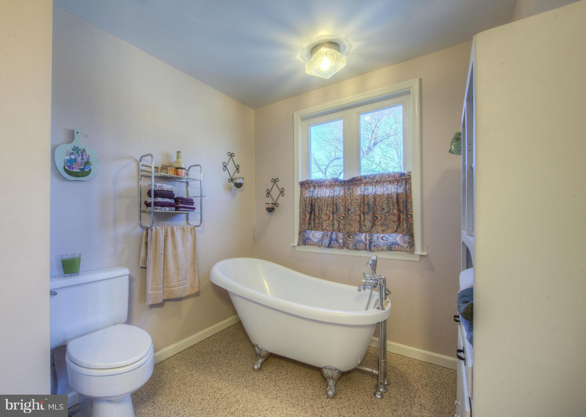 2047 Hunter Mill Road Vienna, VA 22181 - Photo 21 of 30 Bath (Master)