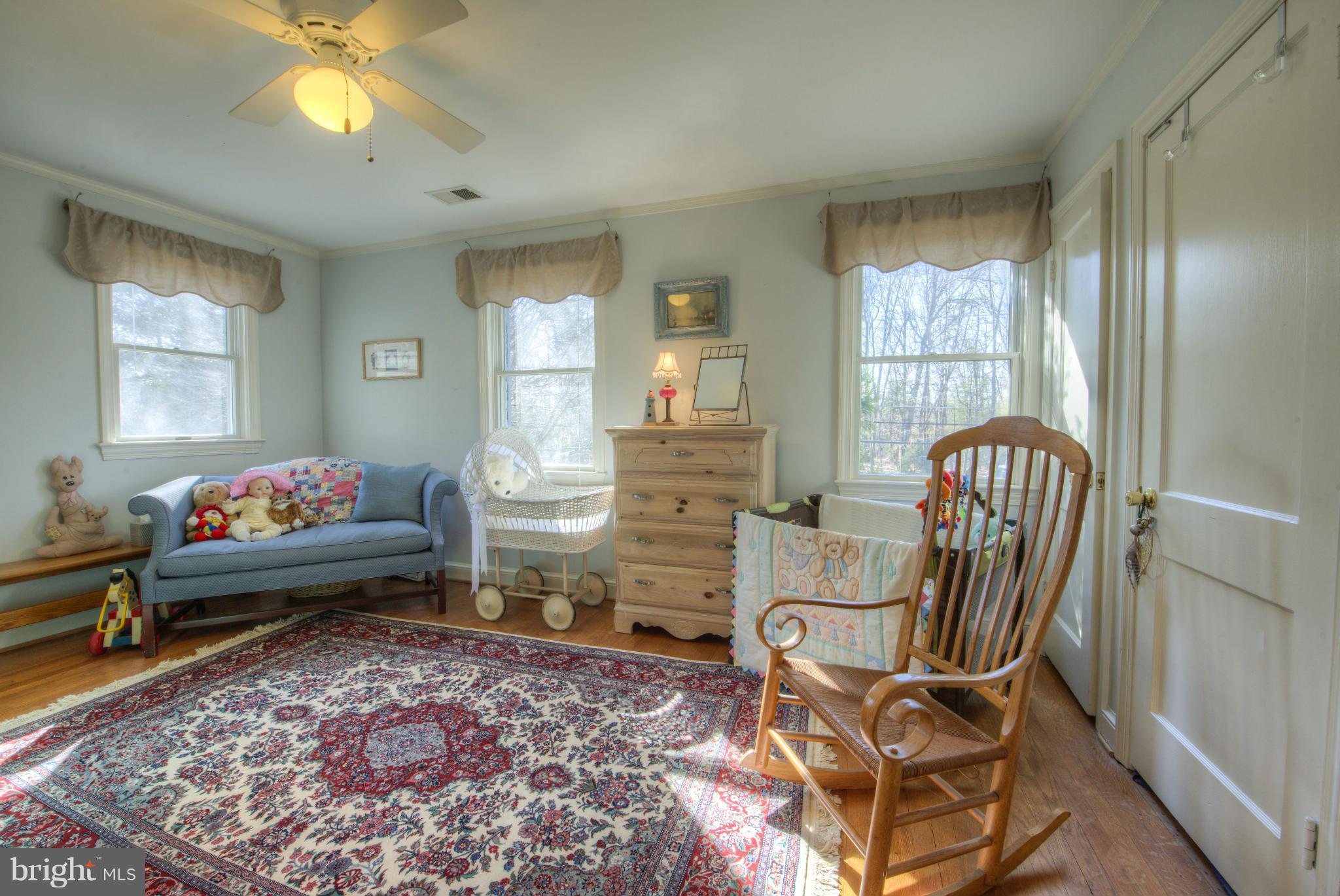 2047 Hunter Mill Road Vienna, VA 22181 - Photo 23 of 30 Bedroom