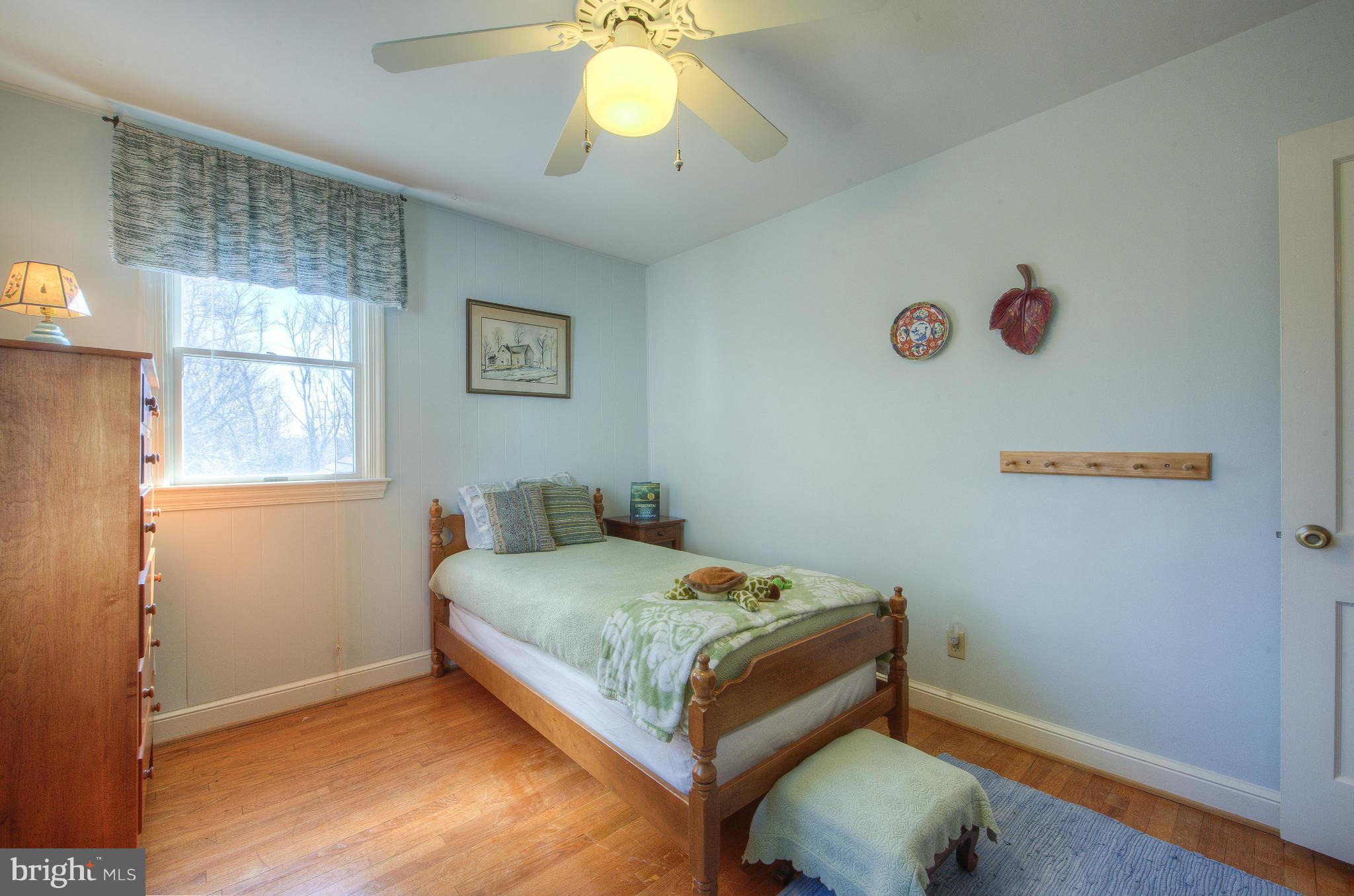 2047 Hunter Mill Road Vienna, VA 22181 - Photo 24 of 30 Bedroom