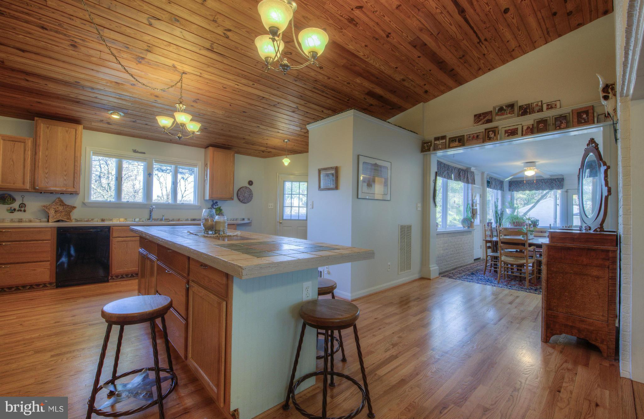 2047 Hunter Mill Road Vienna, VA 22181 - Photo 6 of 30 Kitchen