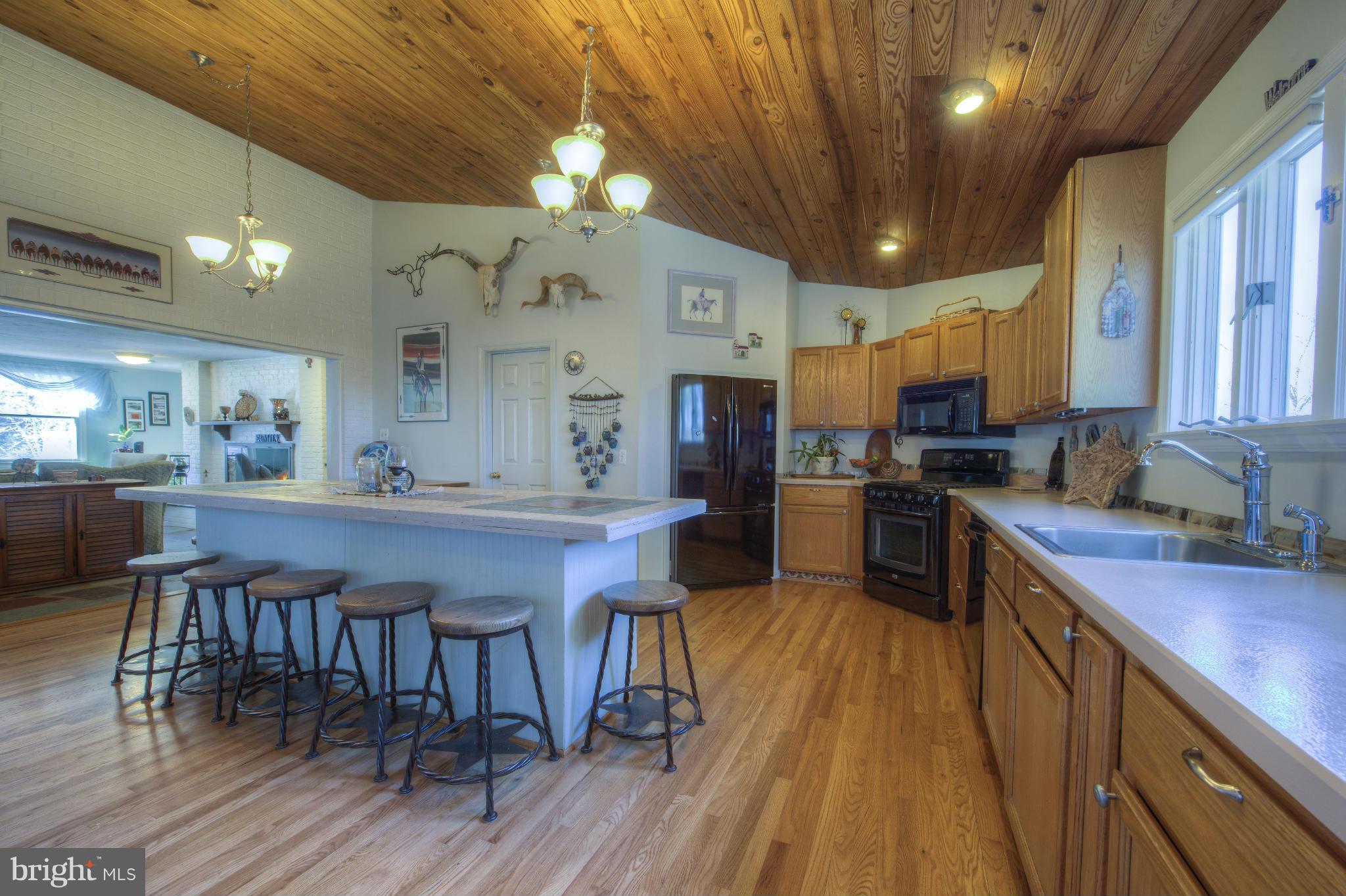 2047 Hunter Mill Road Vienna, VA 22181 - Photo 7 of 30 Kitchen