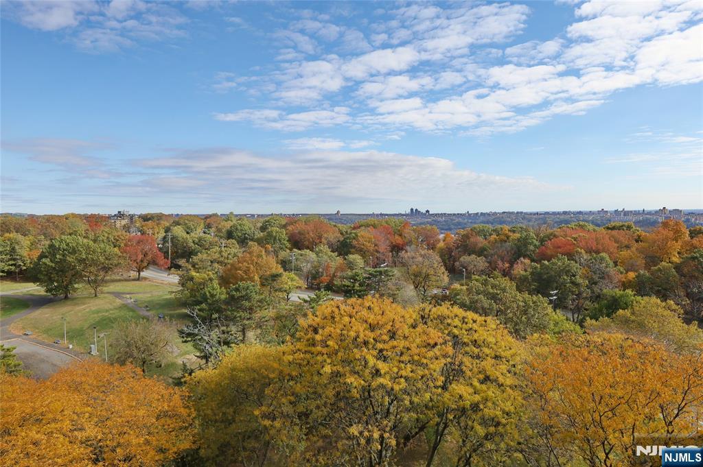 2200 North Central Road, Unit 10J Fort Lee, NJ 07024 - Photo 26 of 26