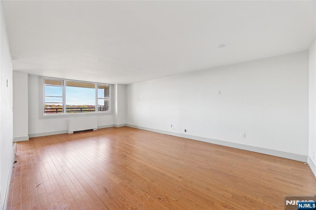 2200 North Central Road, Unit 10J Fort Lee, NJ 07024 - Photo 9 of 26