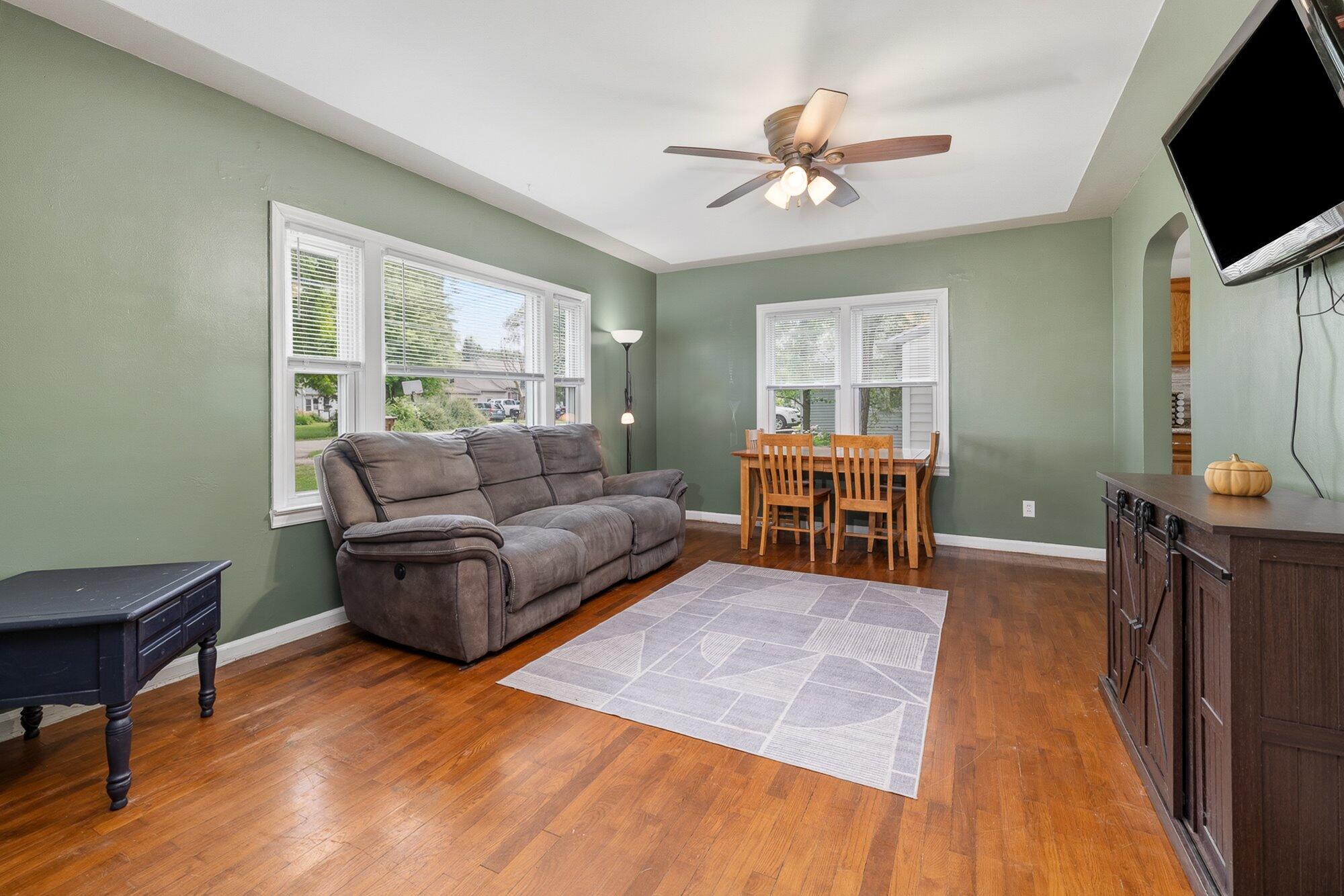 4826 Burt Avenue Grand Ledge, MI 48837 - Photo 5 of 36 04-WM4826burt-6