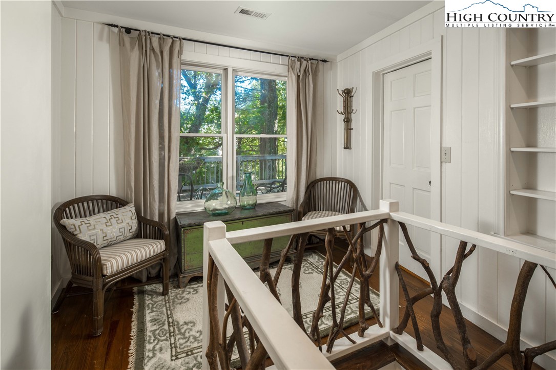 271 Pinnacle Avenue Blowing Rock, NC 28605 - Photo 28 of 43 a living room with furniture and a window