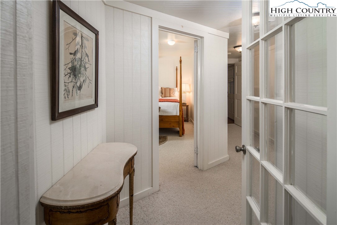 271 Pinnacle Avenue Blowing Rock, NC 28605 - Photo 29 of 43 a bathroom with a toilet and a shower