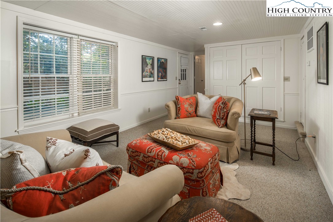 271 Pinnacle Avenue Blowing Rock, NC 28605 - Photo 35 of 43 a living room with furniture and a window