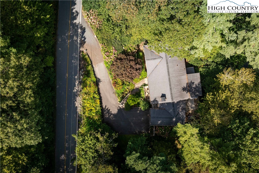 271 Pinnacle Avenue Blowing Rock, NC 28605 - Photo 43 of 43 an aerial view of a house