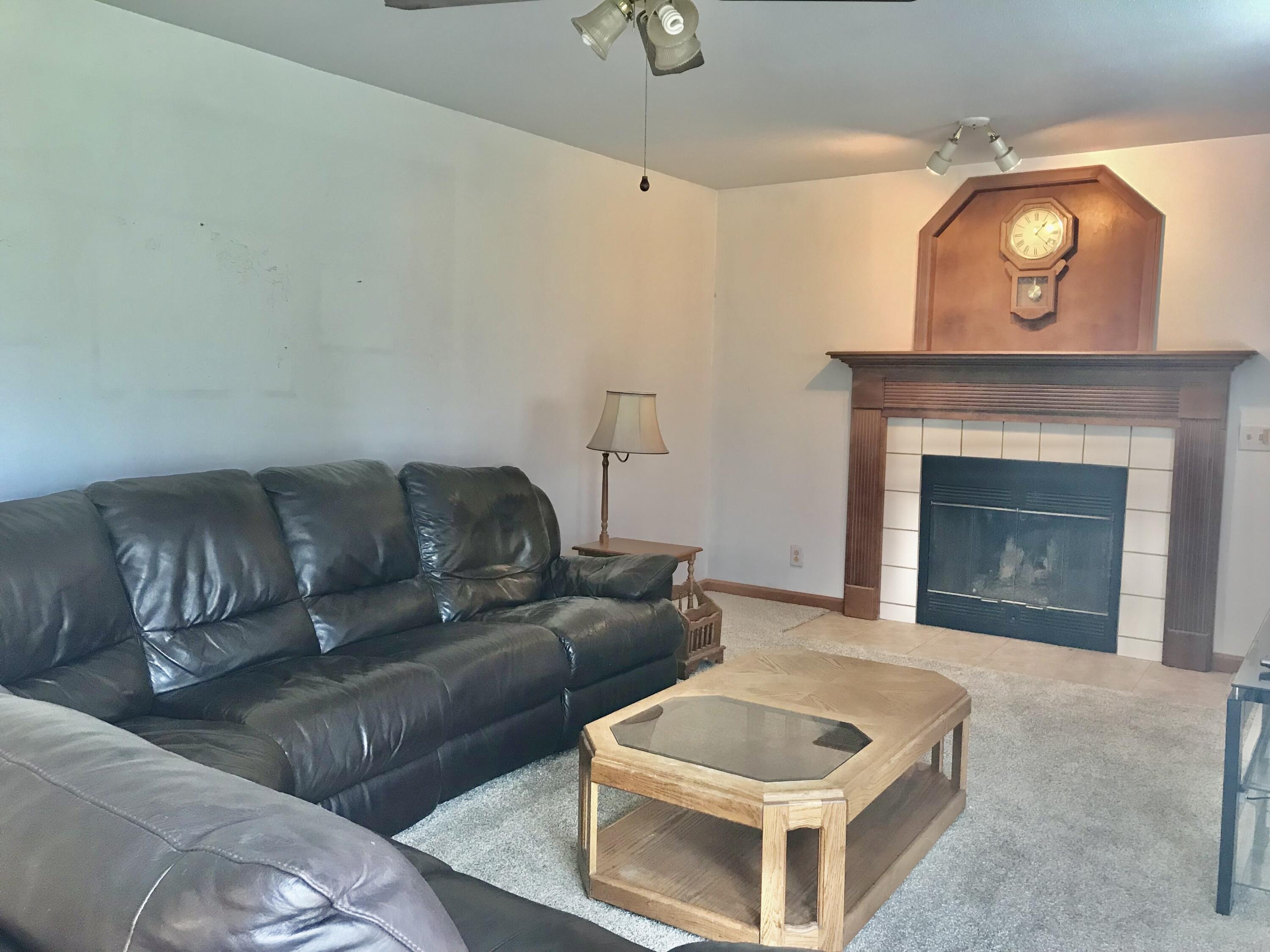 26123 Fawn River Road Sturgis, MI 49091 - Photo 15 of 45 Main fl family rm
