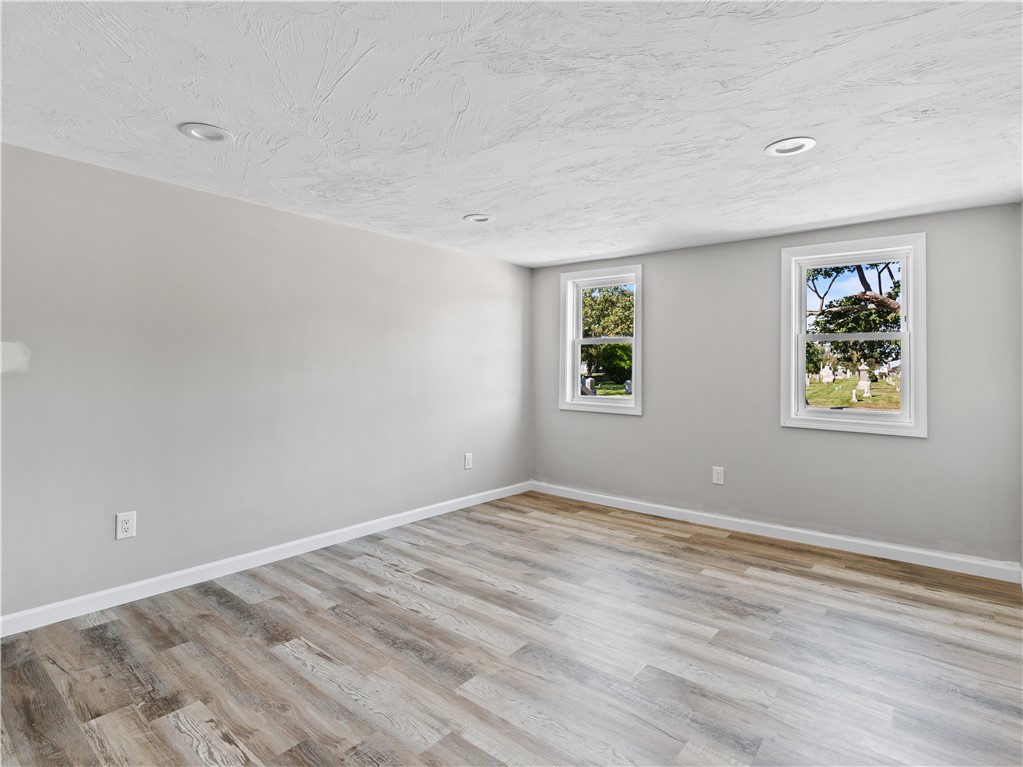 63 Vernon Street Warren, RI 02885 - Photo 16 of 24 Gallery Image 16