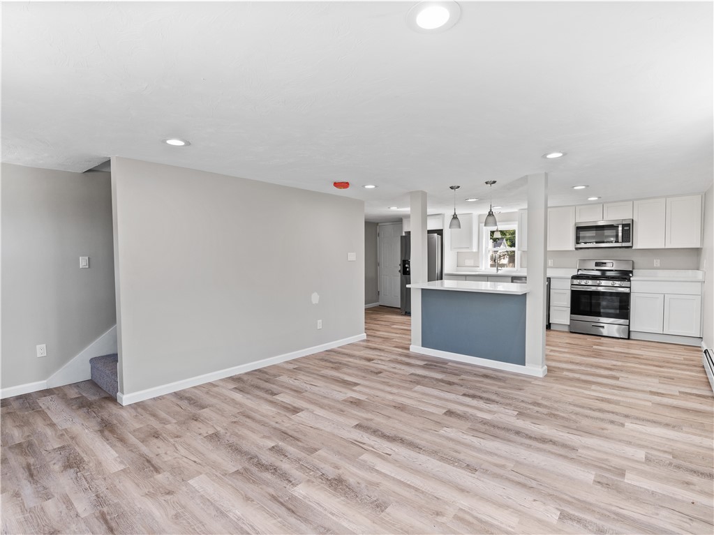 63 Vernon Street Warren, RI 02885 - Photo 8 of 24 Gallery Image 8