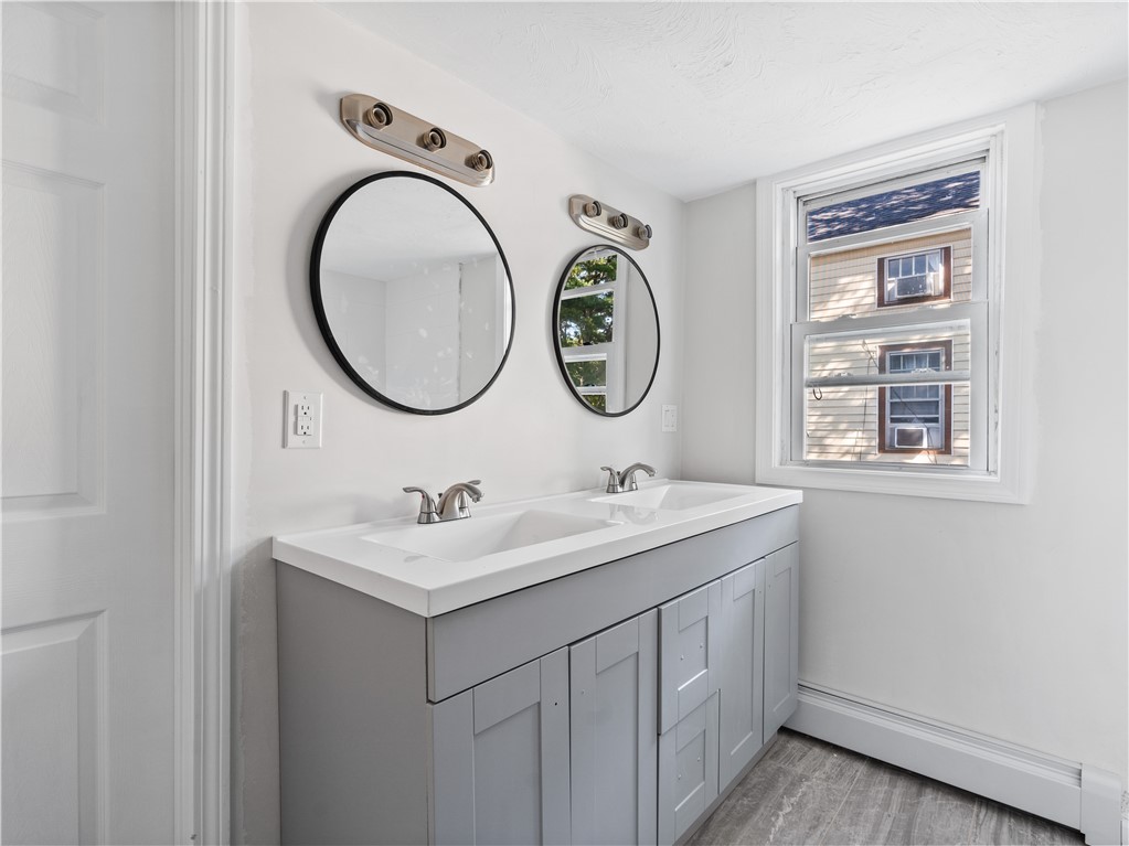 63 Vernon Street Warren, RI 02885 - Photo 9 of 24 Gallery Image 9