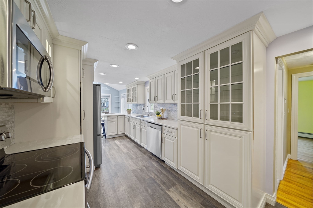 20 Francis Road Sharon, MA 02067 - Photo 4 of 27