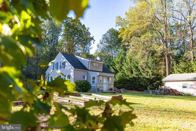 a living room filled with furniture