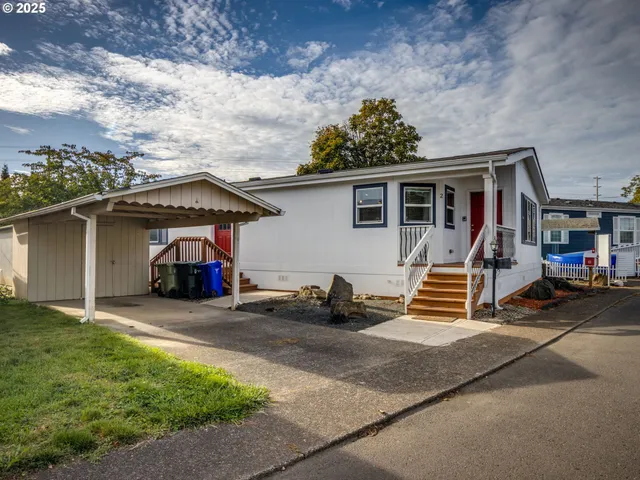 $195,000 | 570 North 10th Avenue, Unit 2, Cornelius, OR 97113