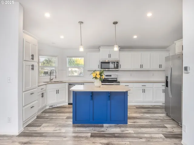 $195,000 | 570 North 10th Avenue, Unit 2, Cornelius, OR 97113