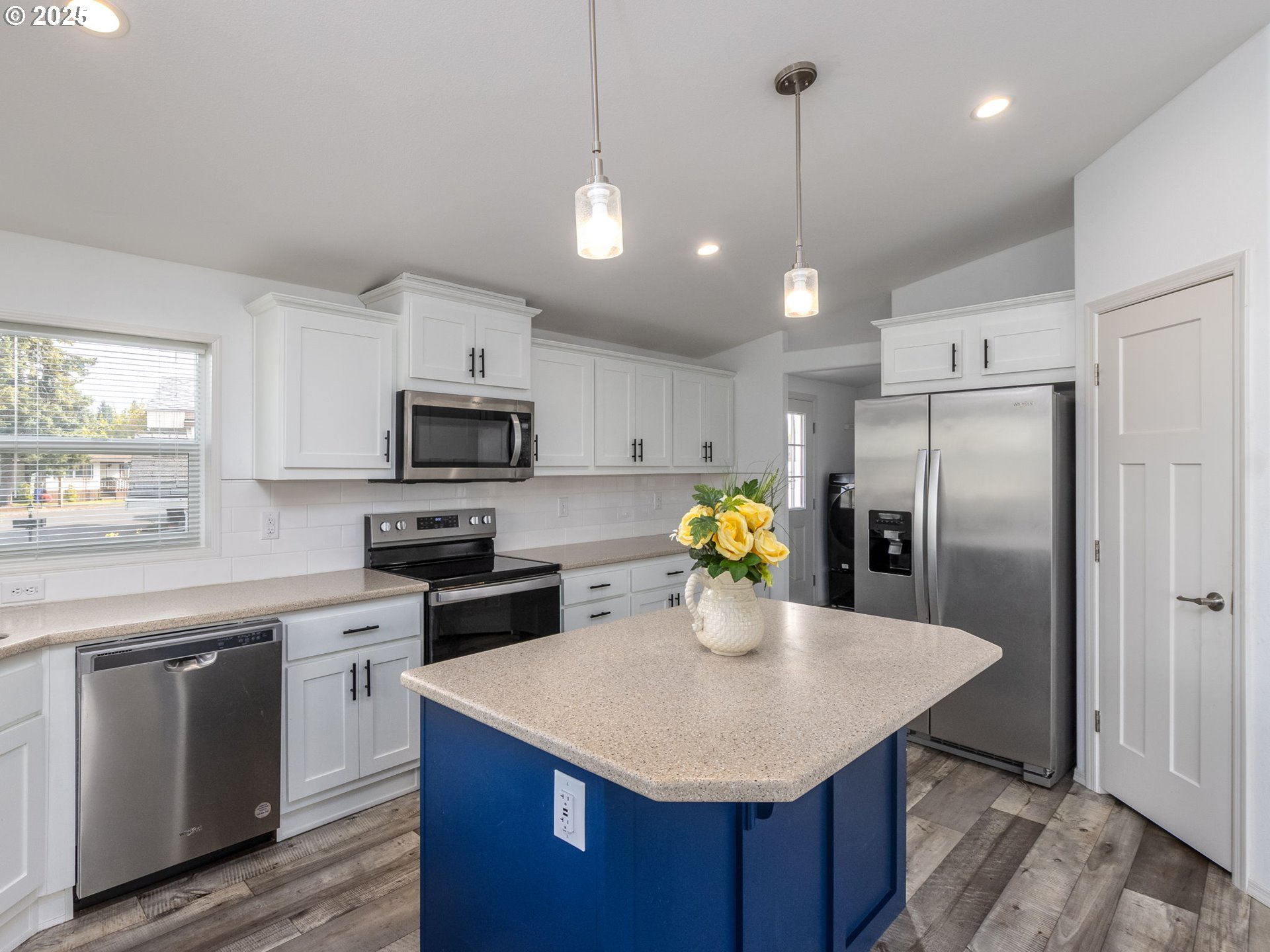 570 North 10th Avenue, Unit 2 Cornelius, OR 97113 - Photo 4 of 21