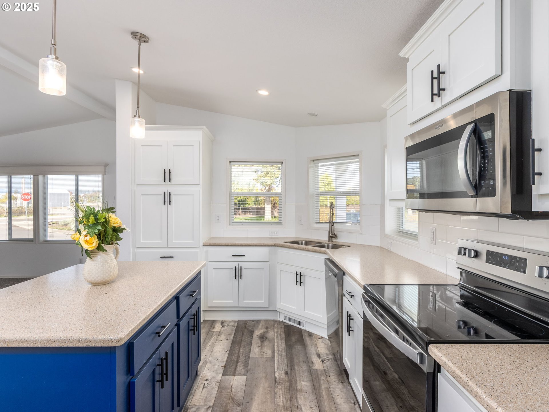 570 North 10th Avenue, Unit 2 Cornelius, OR 97113 - Photo 6 of 21