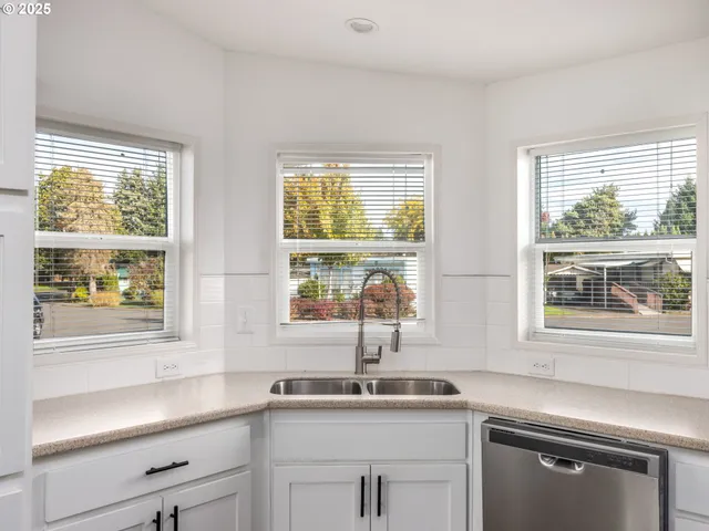 $195,000 | 570 North 10th Avenue, Unit 2, Cornelius, OR 97113