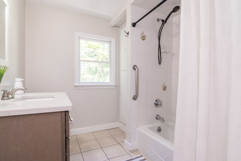 2306 Wilbraham Road Springfield, MA 01129 - Photo 24 of 34