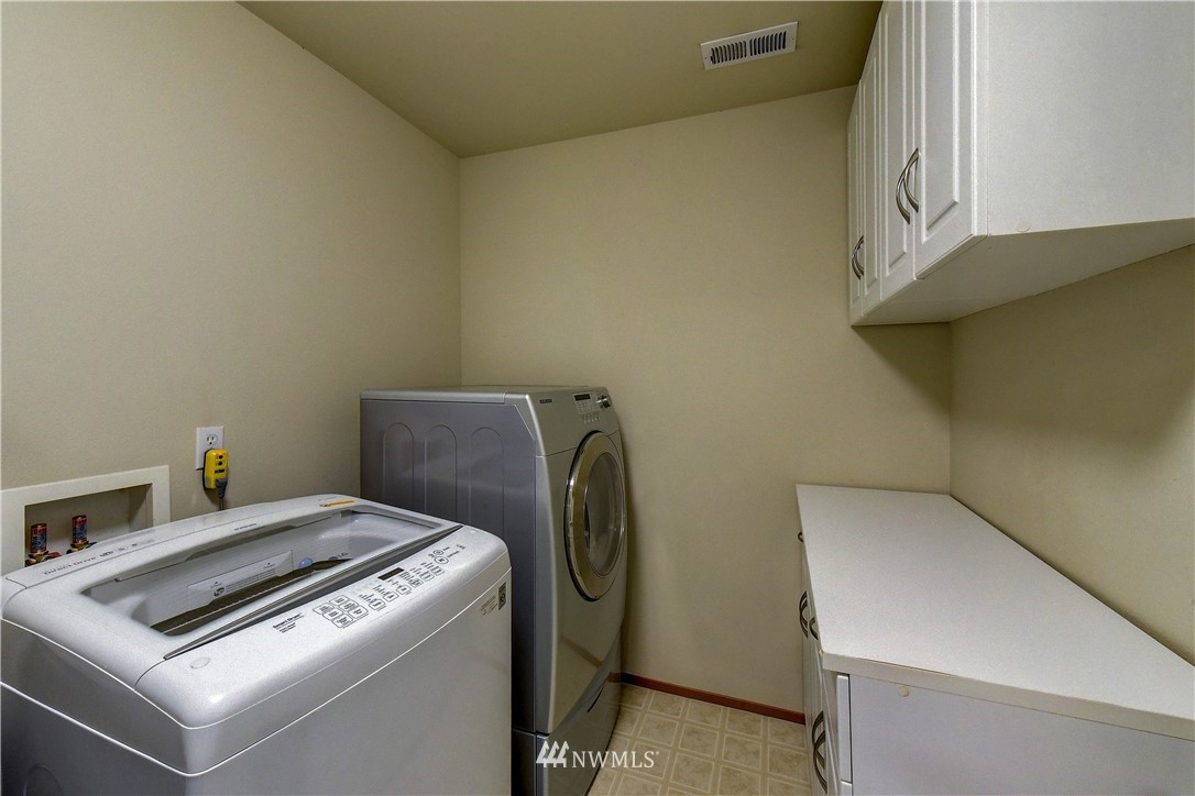 14155 Corbridge Road Southeast Monroe, WA 98272 - Photo 27 of 31 a utility room with dryer and washer