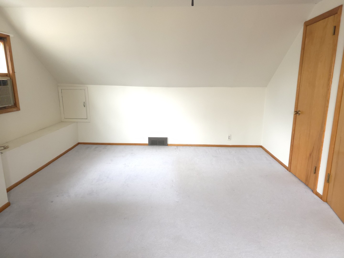 1021 173rd Street Hazel Crest, IL 60429 - Photo 13 of 24 an empty room with a window