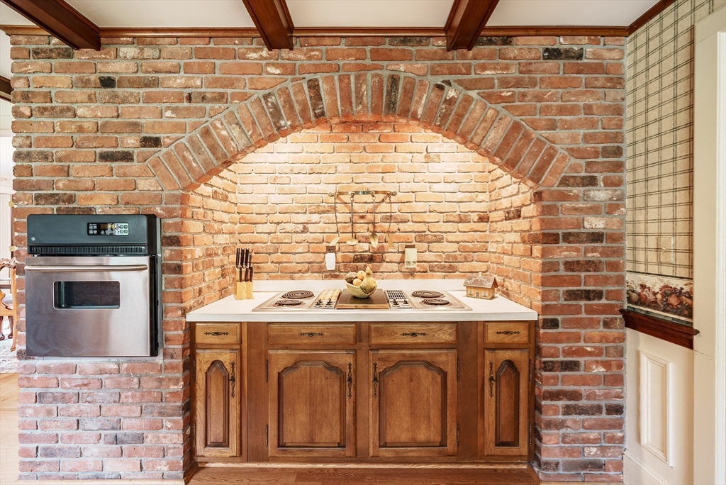 36 Red Ledge Road South Hadley, MA 01075 - Photo 3 of 41 Gallery Image 3