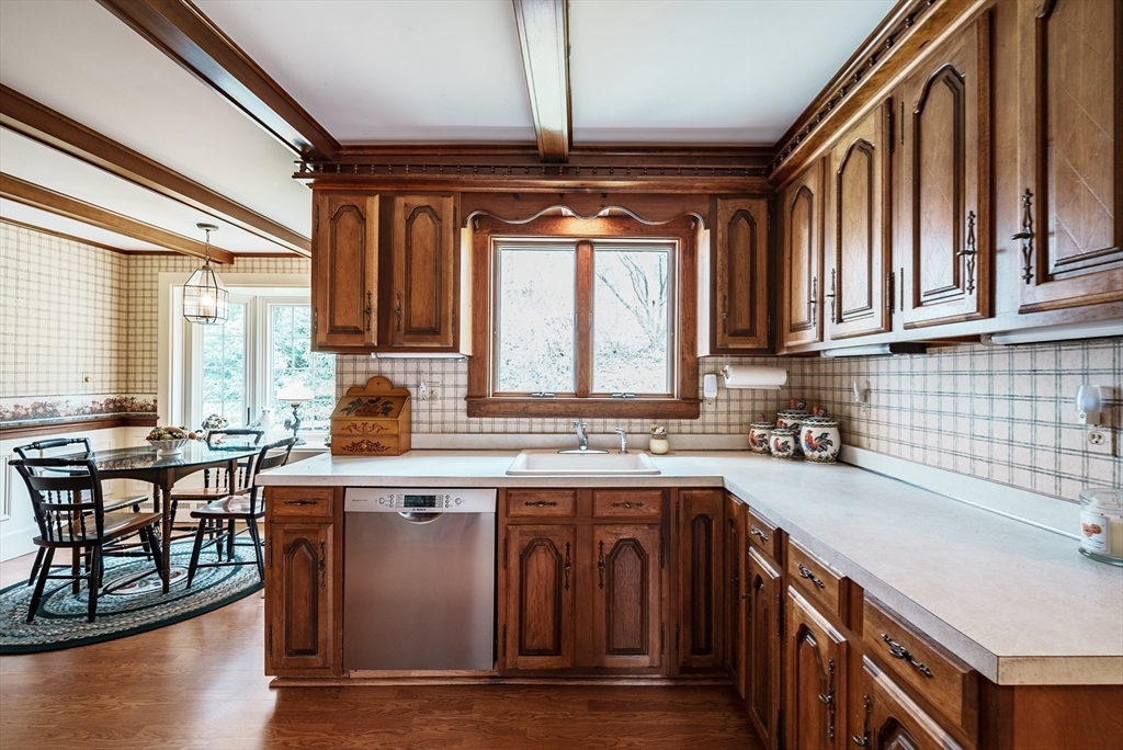 36 Red Ledge Road South Hadley, MA 01075 - Photo 4 of 41 Gallery Image 4