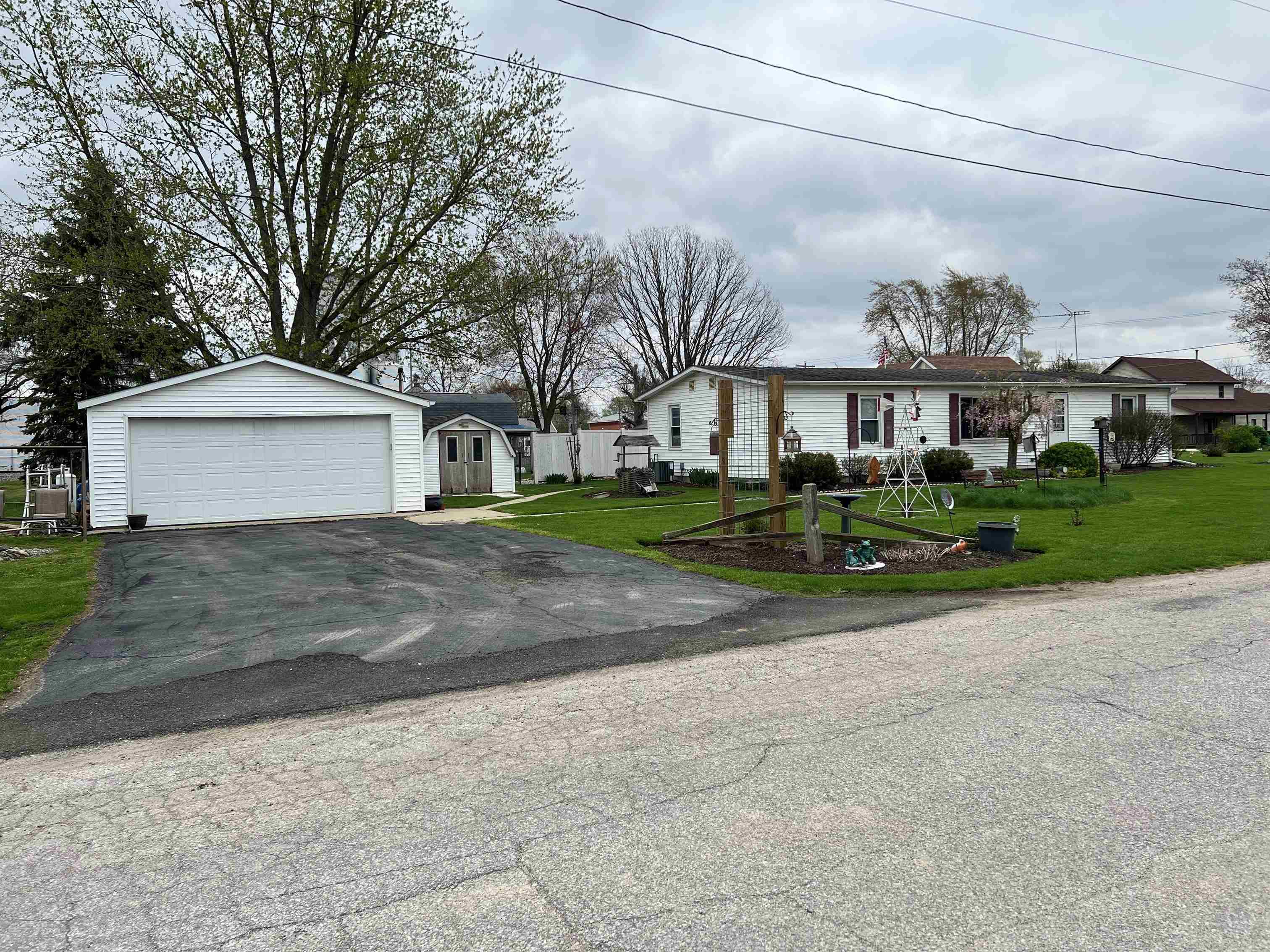 3328 West Yoder Road Yoder, IN 46798 - Photo 1 of 11