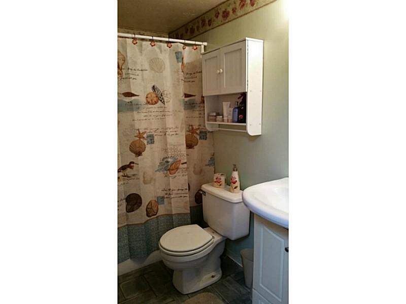 618 Greenlee Road Whitehall, PA 15227 - Photo 16 of 25 Master Bath/Spa.