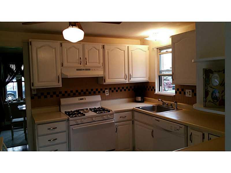 618 Greenlee Road Whitehall, PA 15227 - Photo 9 of 25 Kitchen.