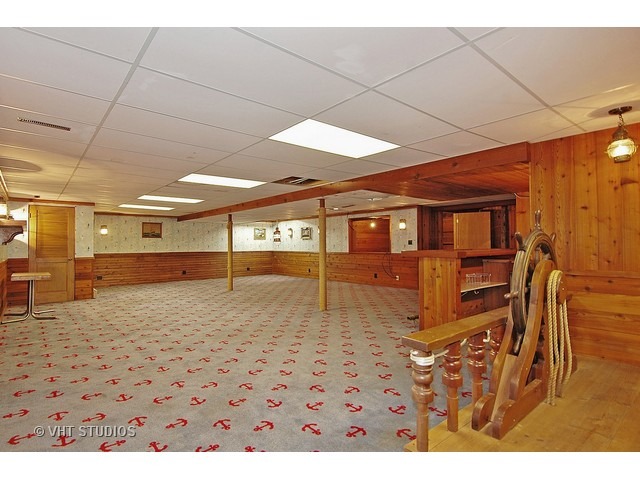 19N310 Boyer Road Algonquin, IL 60102 - Photo 13 of 25 a view of a indoor porch
