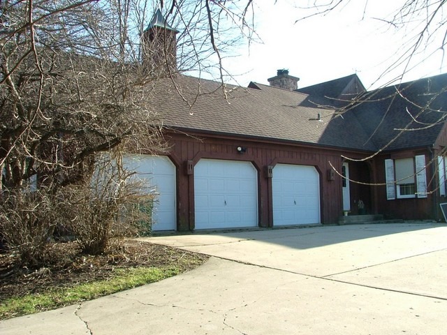 19N310 Boyer Road Algonquin, IL 60102 - Photo 15 of 25 a house view with a outdoor space
