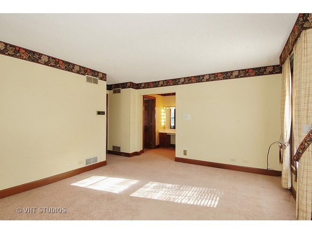 19N310 Boyer Road Algonquin, IL 60102 - Photo 8 of 25 a view of an empty room