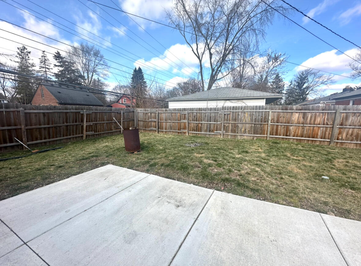 9823 Merriman Road Livonia, MI 48150 - Photo 25 of 28 IMG_6180